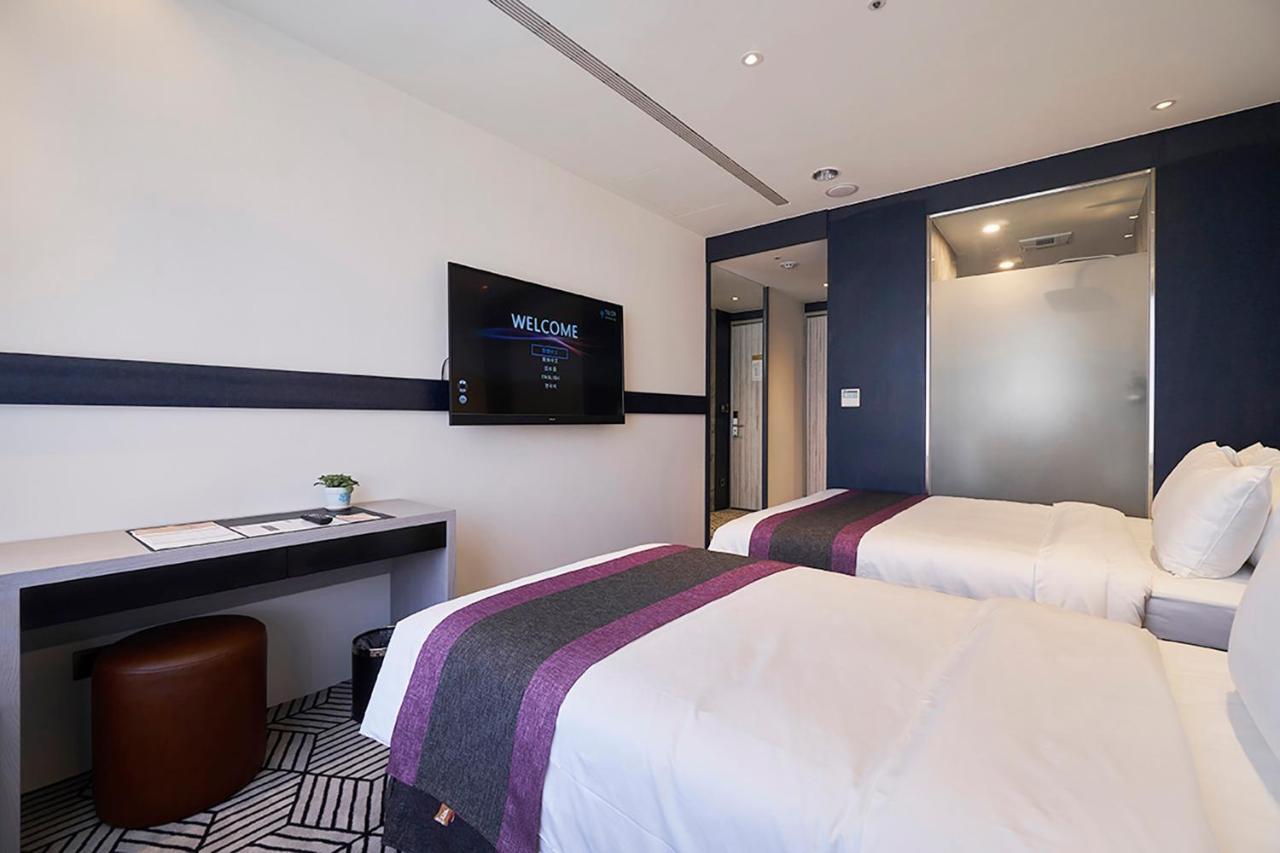 Royal Roi Hotel Taichung Exterior foto