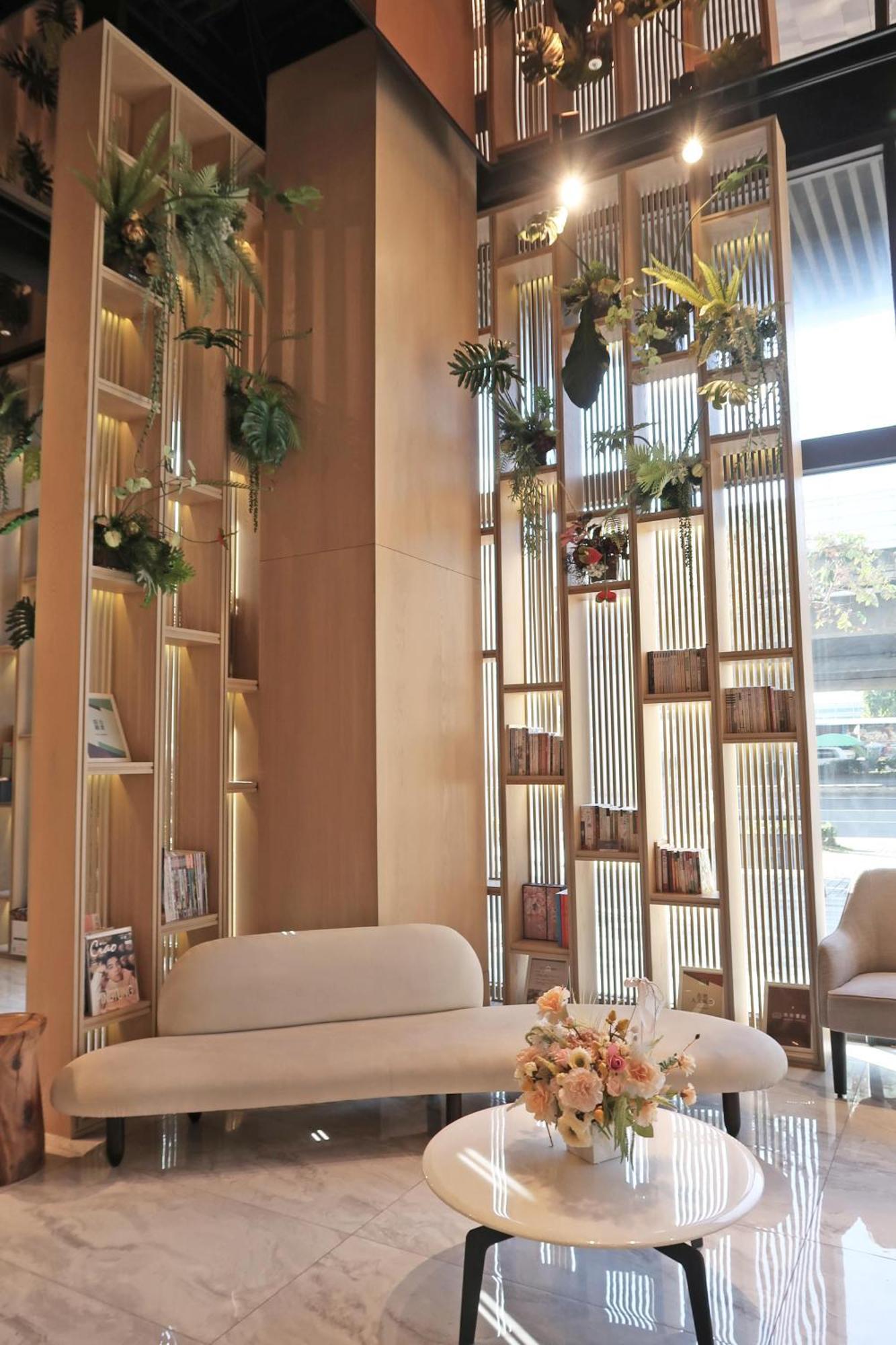 Royal Roi Hotel Taichung Exterior foto