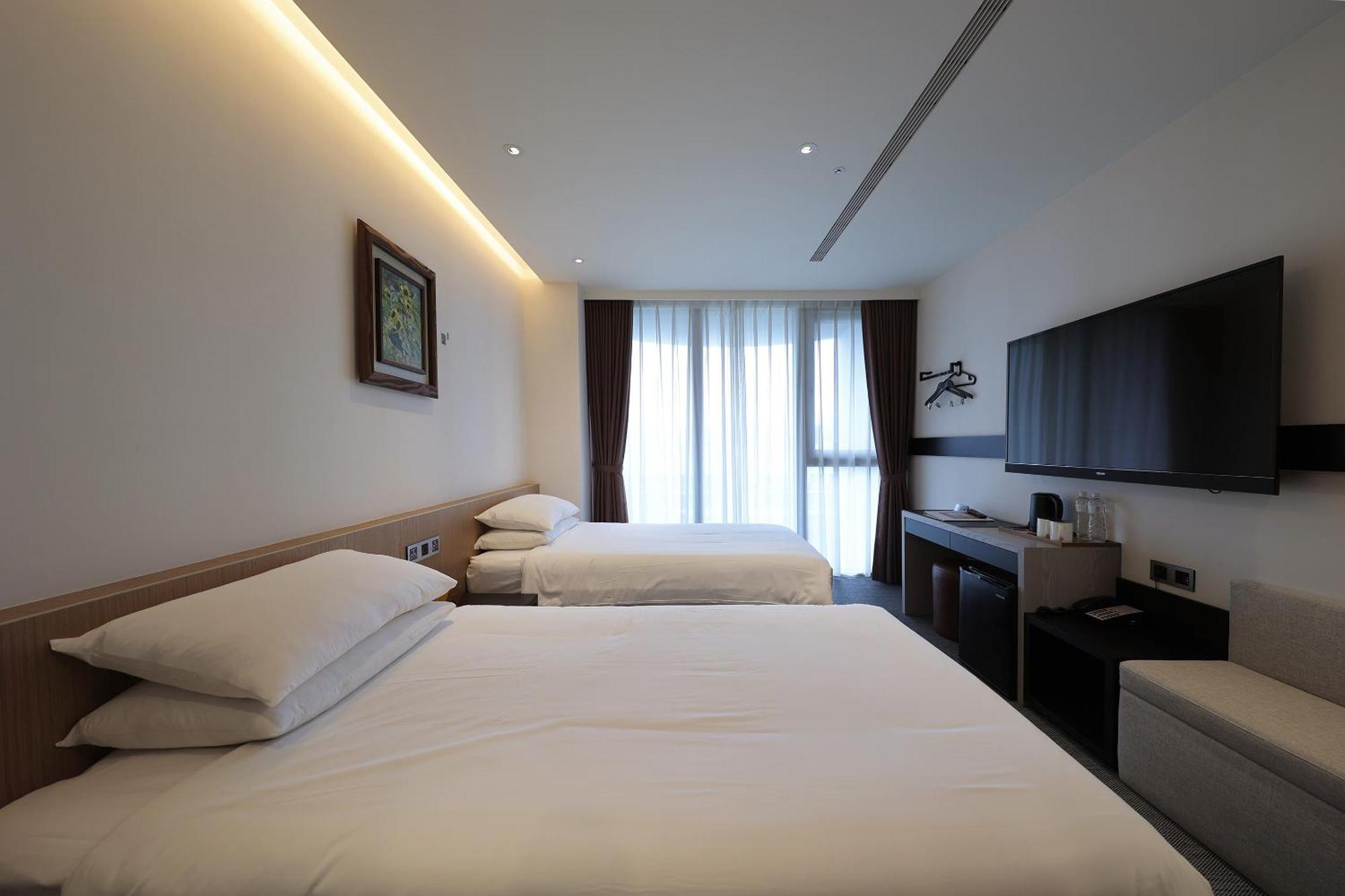 Royal Roi Hotel Taichung Exterior foto